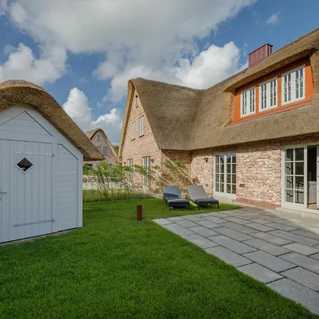 Engels Cottage * Oldsum